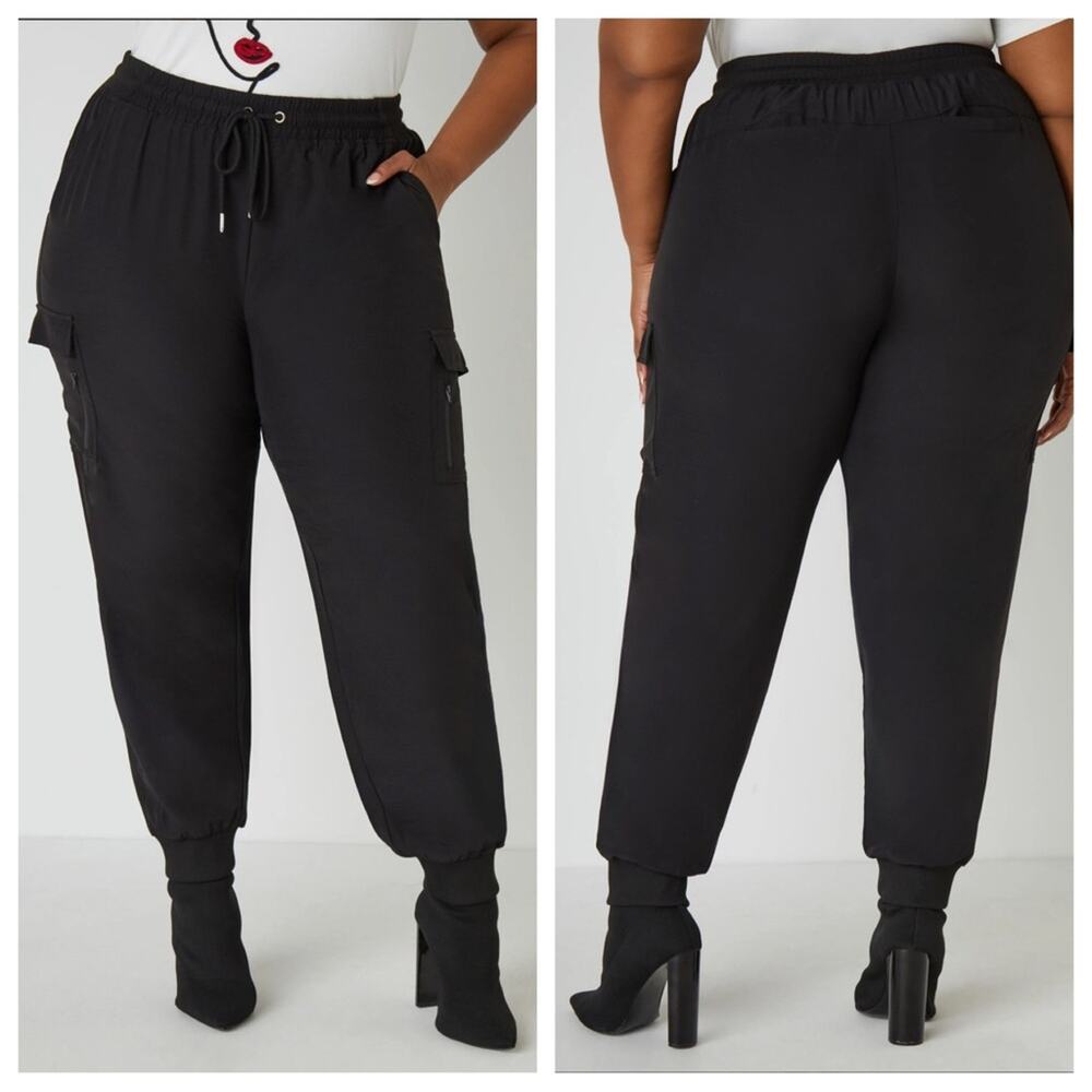 NWT Ashley Stewart High Rise Cargo Joggers in Black - Size 14